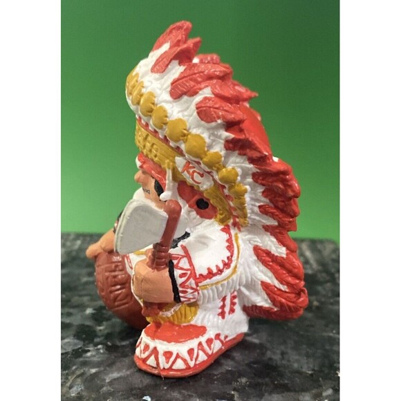 Vintage 1983 NFL Huddles KANSAS CITY CHIEFS Mascot 2" PVC Figure Rare - Picture 2 of 7